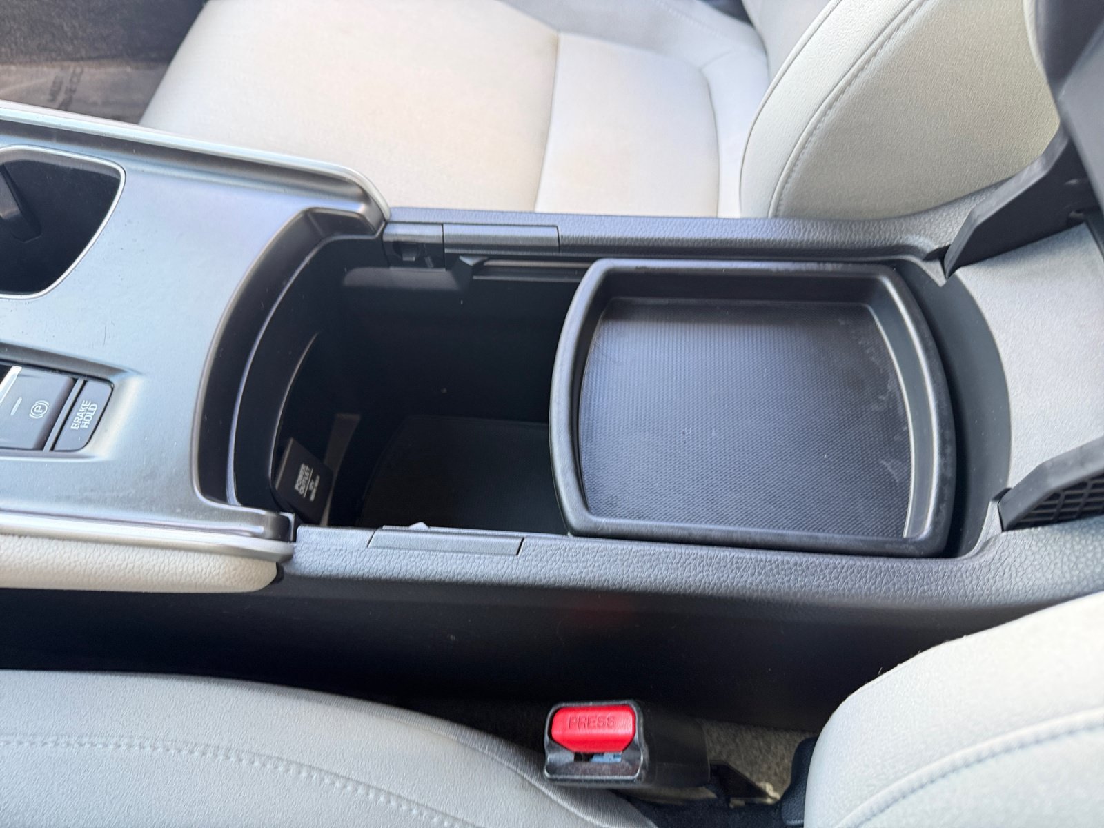 2018 Honda Accord LX - Photo 18