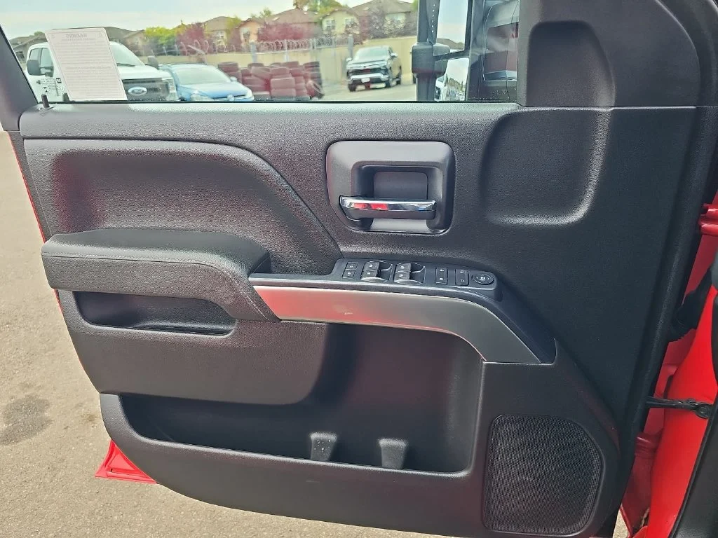Used 2018 Red Chevrolet LT image 25