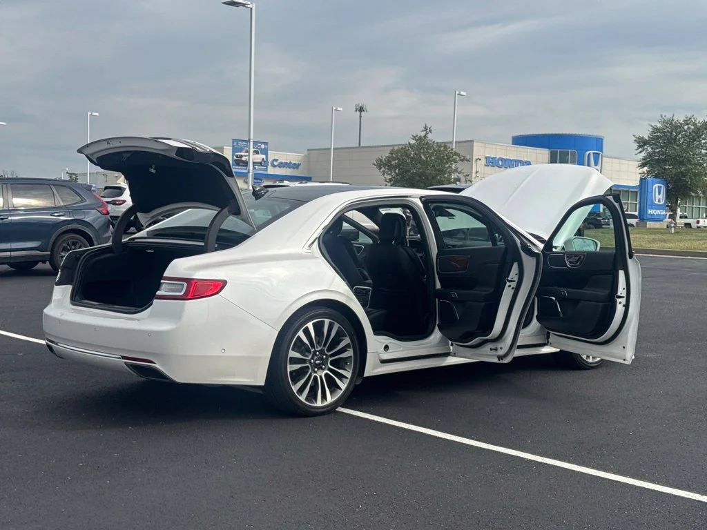 Used 2018 White Lincoln Select image 20