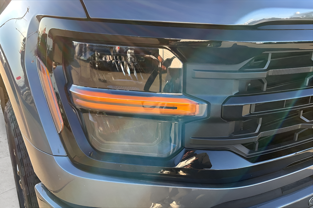 New 2026 Carbonized Gray Metallic Ford XLT image 21