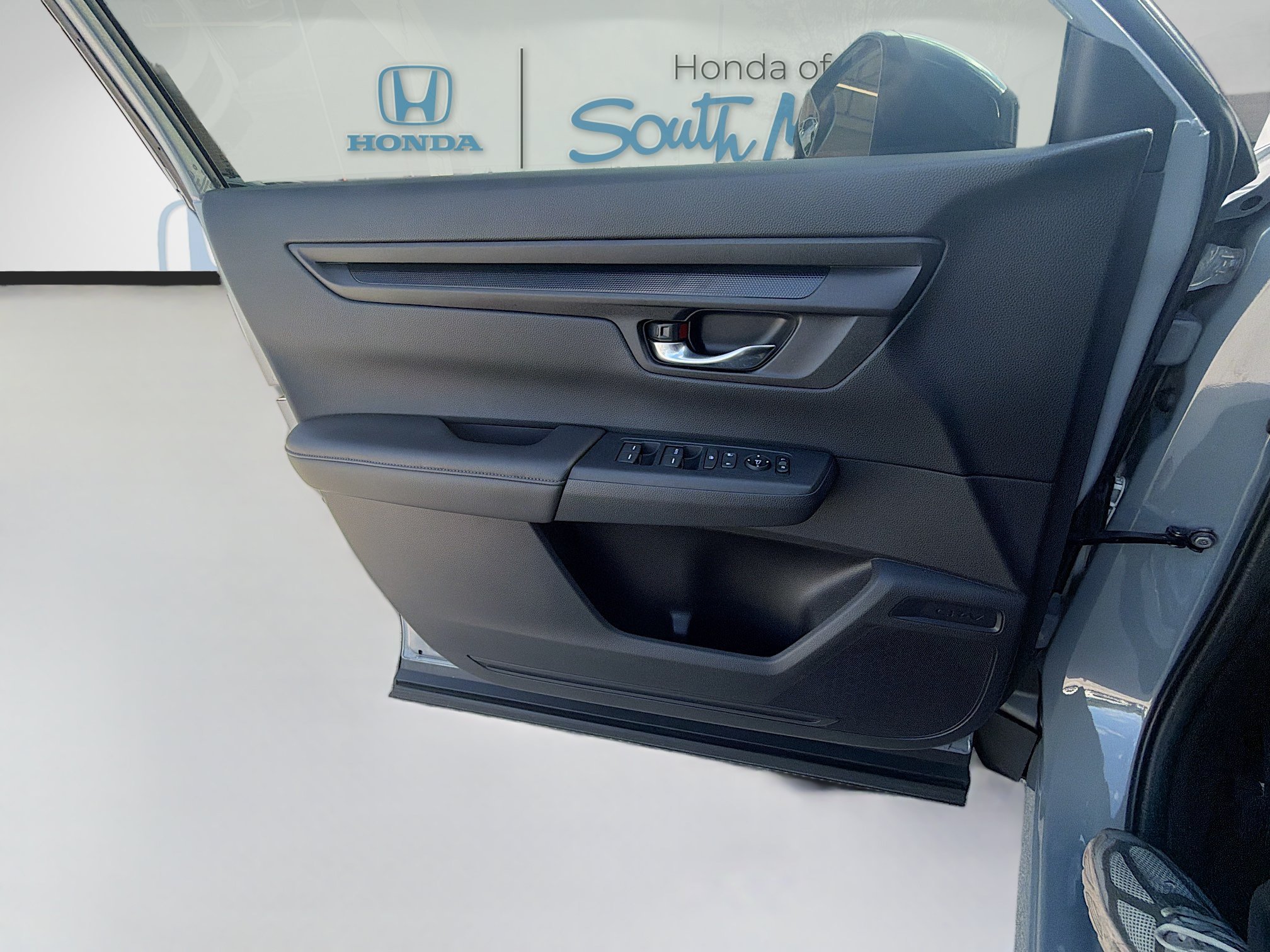 2025 Honda CR-V LX - Photo 26