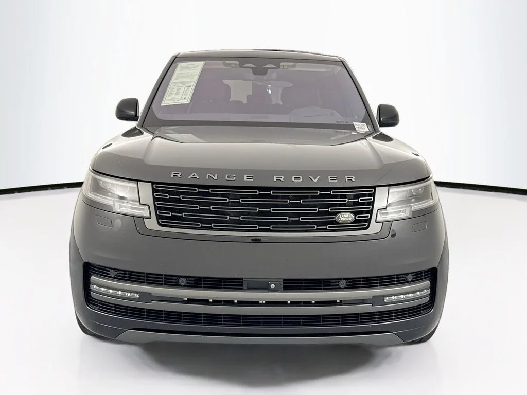 Used 2023 Black Land Rover SE image 2
