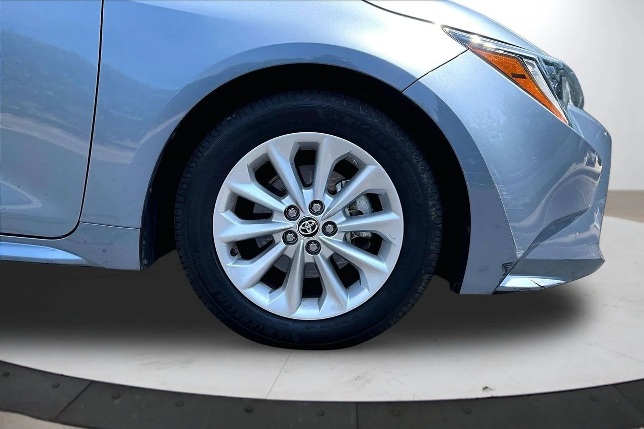 Certified Used 2021  Toyota LE image 32