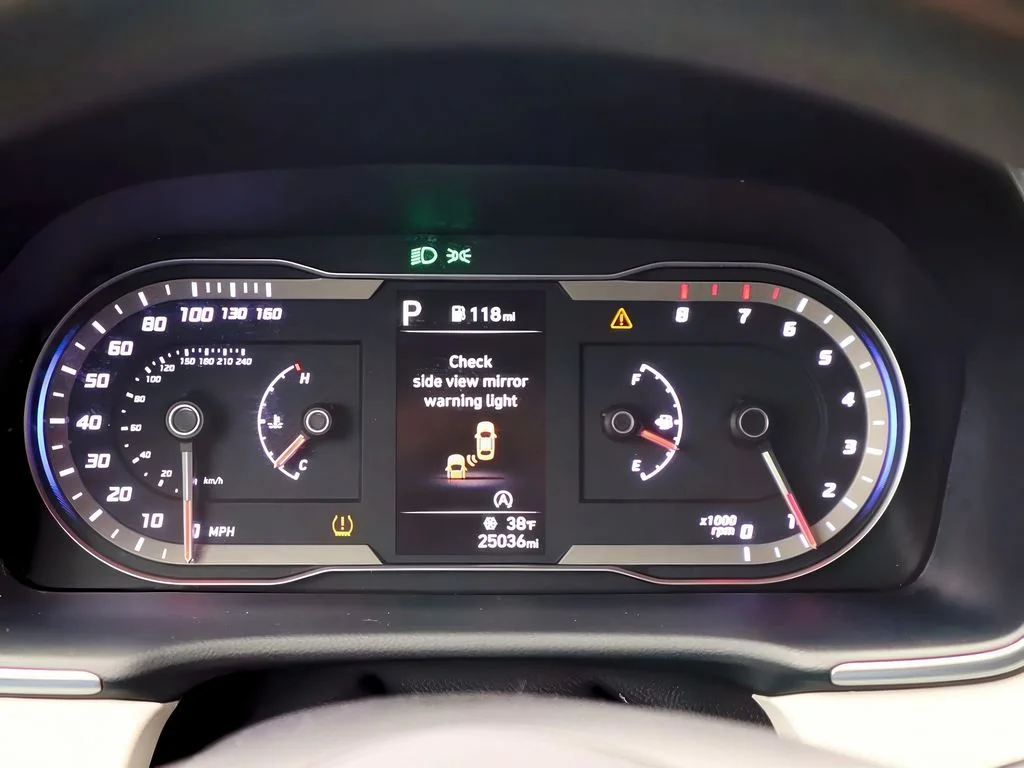 Used 2022 Phantom Black Hyundai SEL image 16