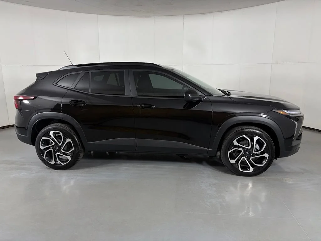 New 2026 Mosaic Black Metallic Chevrolet 2RS image 11