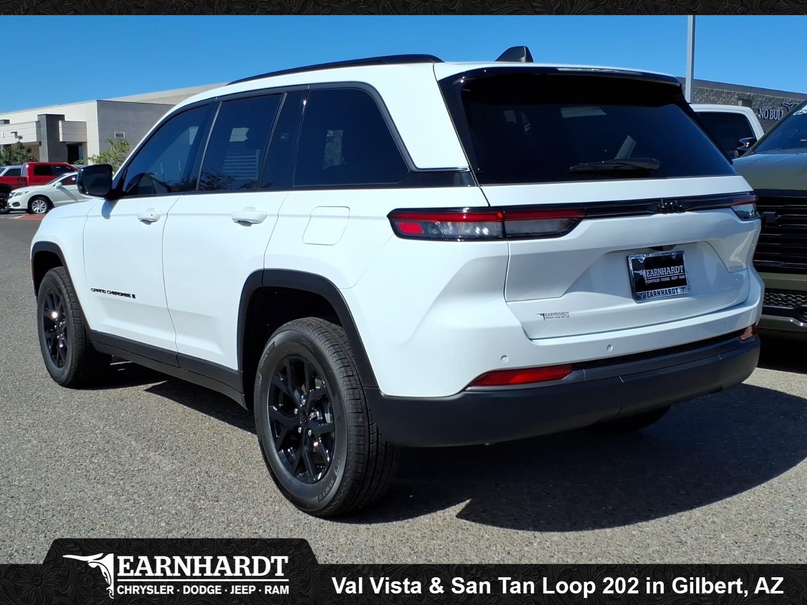 New 2026 Bright White Clear-Coat Exterior Paint Jeep Laredo Altitude image 3