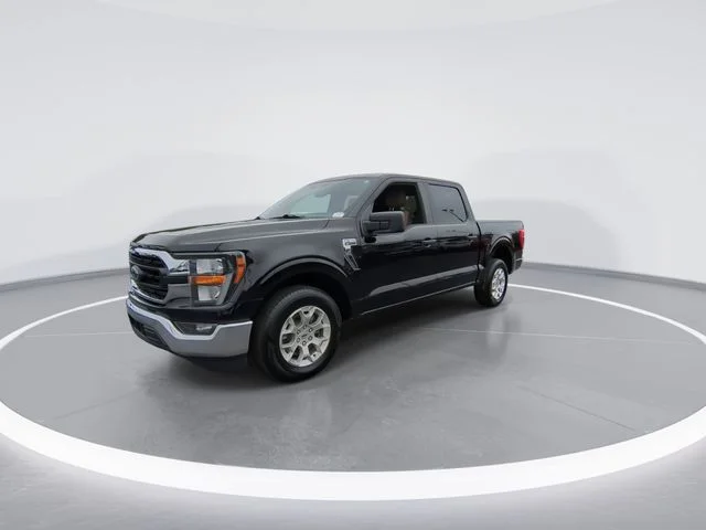 Used 2023 Black Ford XLT image 4