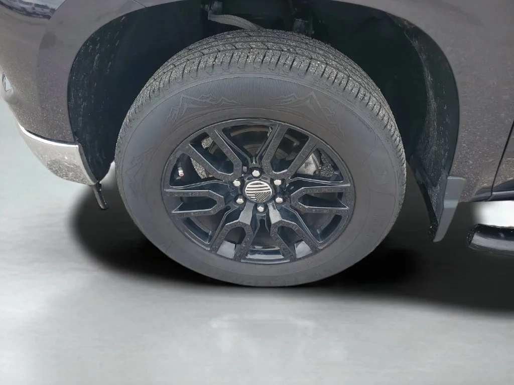 Used 2022 DARK ASH METALLIC Chevrolet LT image 28