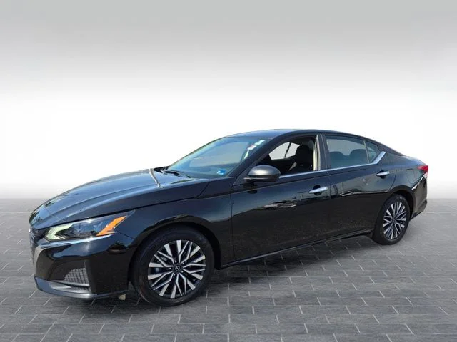 Used 2025 Black Nissan 2.5 SV image 3