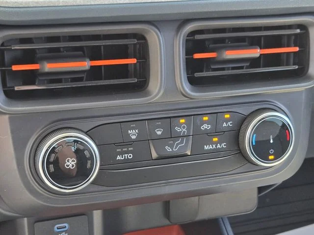 Used 2024 Blue Ford XLT image 27