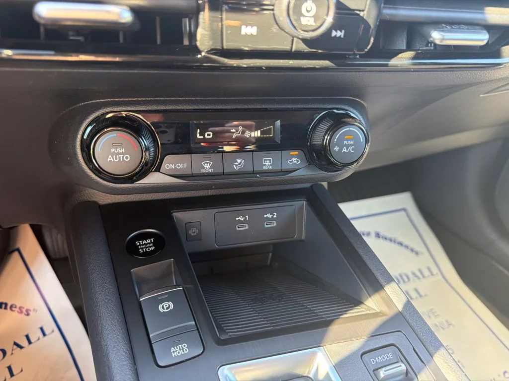 Used 2026 Bronze Nissan SV image 21