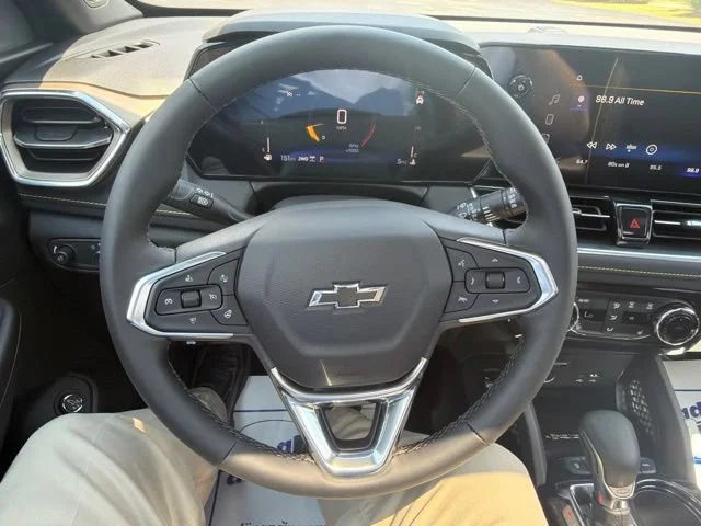 New 2026 Iridescent Pearl Tricoat Chevrolet ACTIV image 36