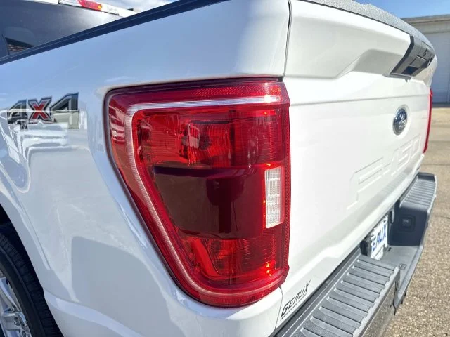 Used 2021 White Ford XLT image 17