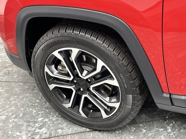 Used 2023 Redline Pearlcoat Jeep Limited image 30