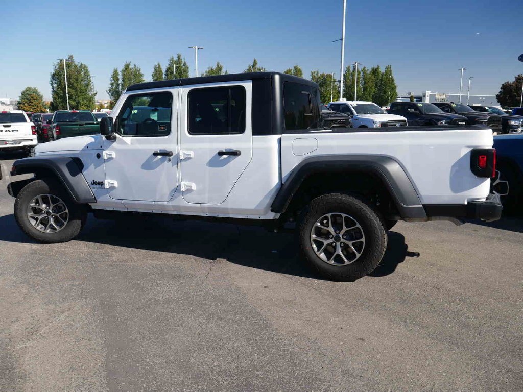 New 2027 Bright White Clear-Coat Paint Jeep Sport S image 17