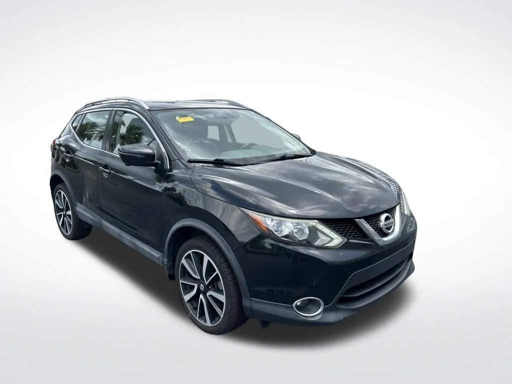 Used 2017 Magnetic Black Nissan SL image 8