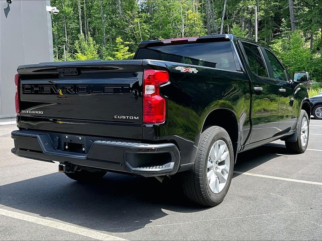 Used 2024 Black Chevrolet Custom image 4