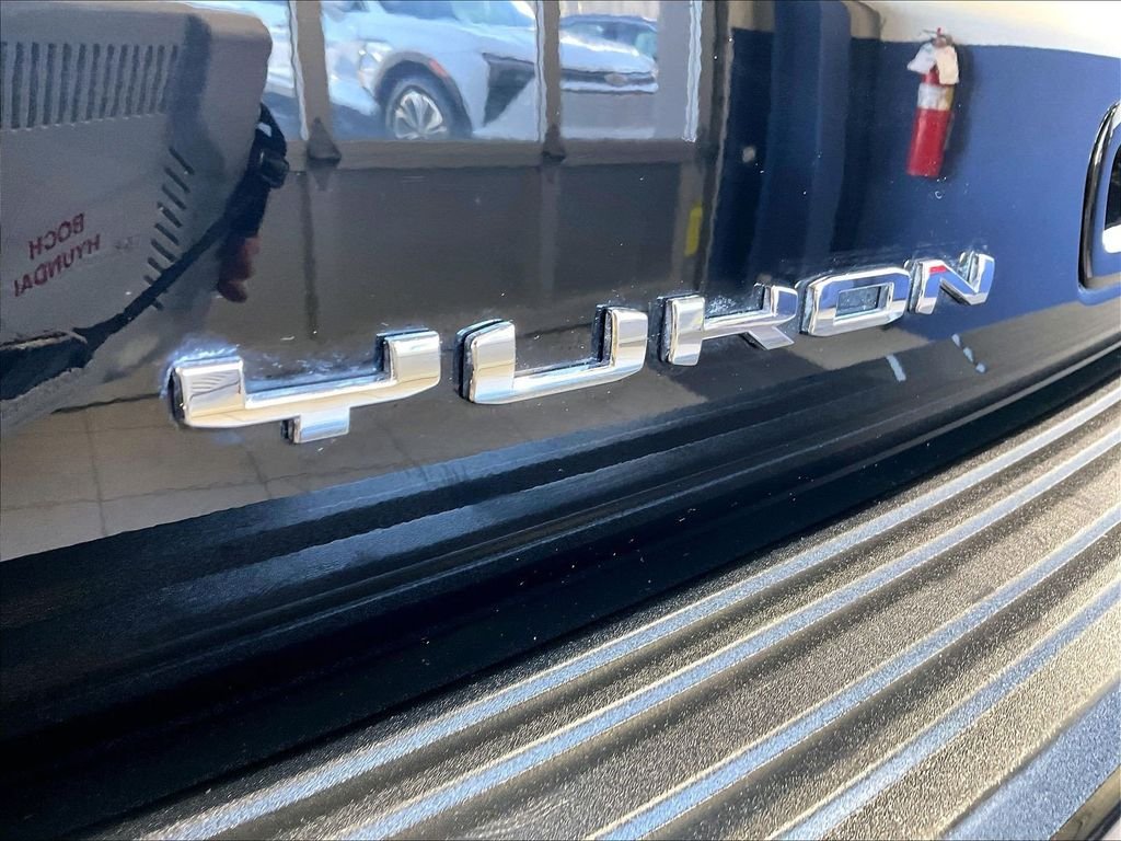 Used 2025 Black GMC Denali image 29