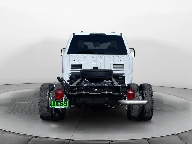 New 2026 Oxford White Ford F-450® LARIAT® image 6