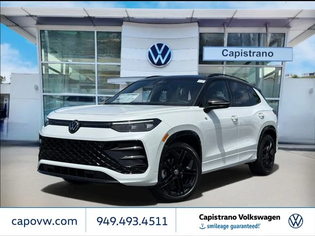 2026 Volkswagen Tiguan 2.0T SE R-Line Black's photo
