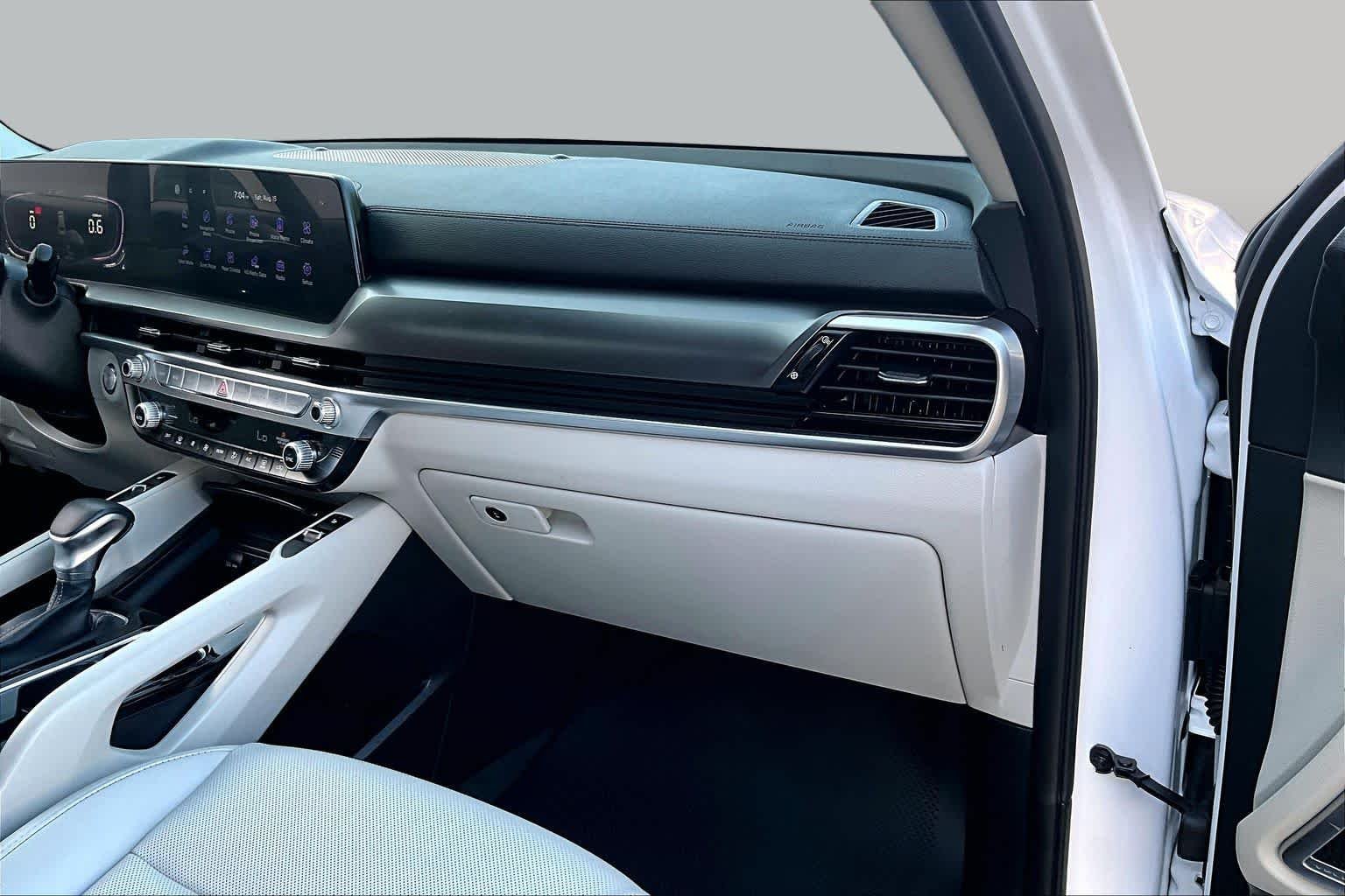Certified Used 2025 Glacial White Pearl Kia S image 19