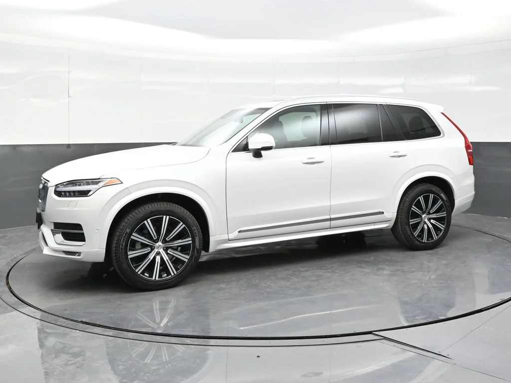 Certified Used 2023 Crystal White Volvo Plus image 3