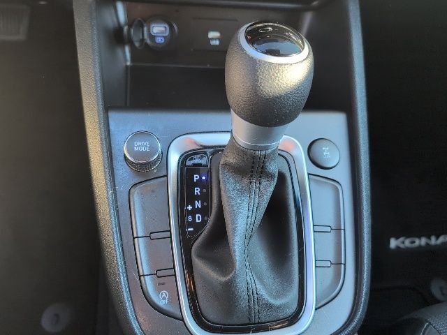Used 2023 White Hyundai SEL image 20