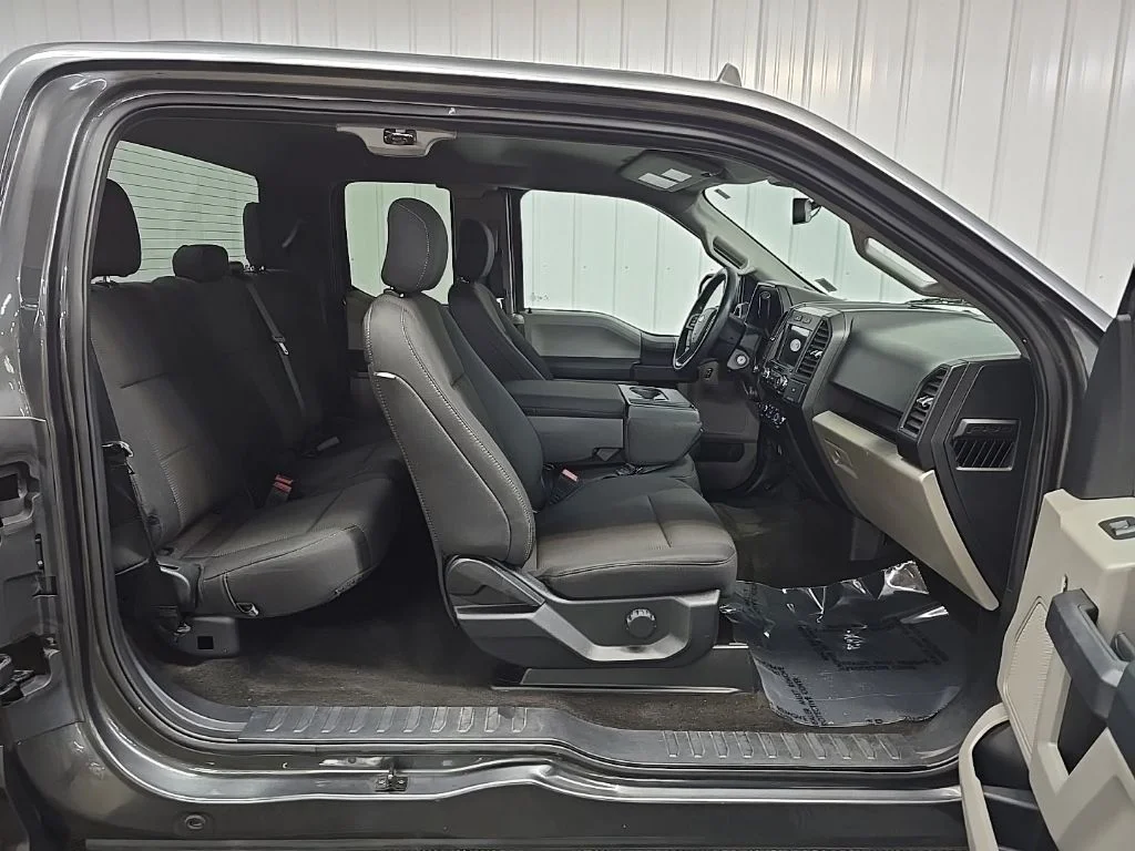 Used 2020 Magnetic Ford XL image 20