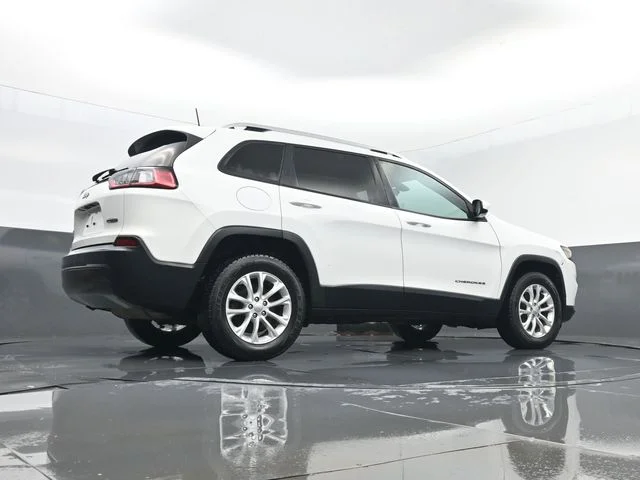 Certified Used 2020 Bright White Clearcoat Jeep Latitude image 24