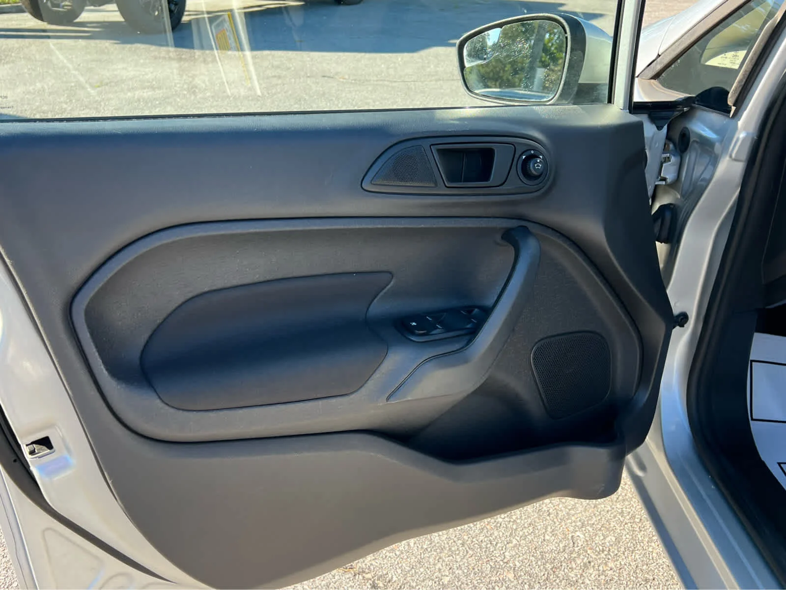 Used 2018 Silver Ford SE image 8