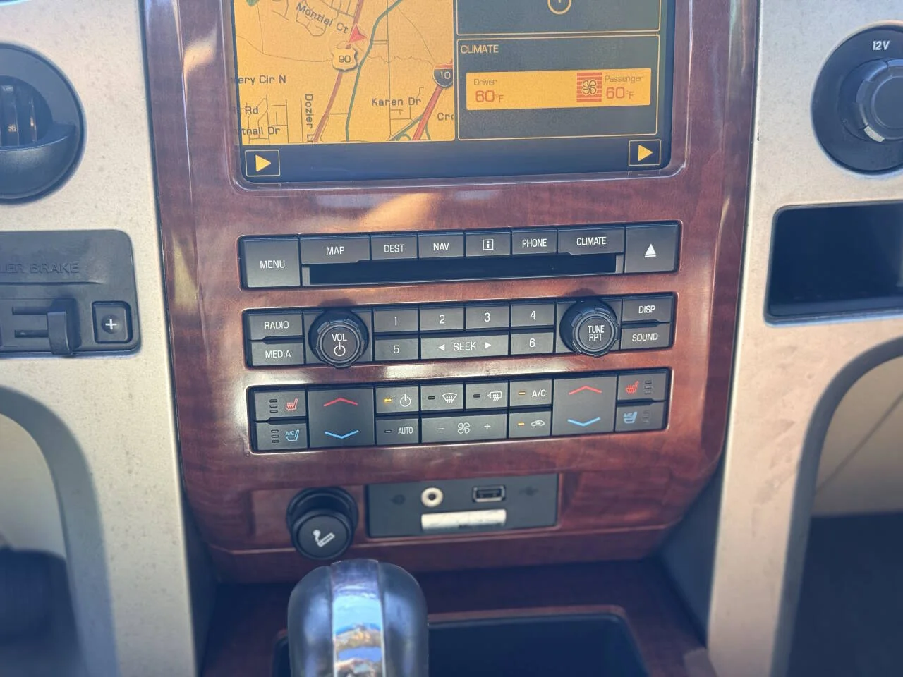 Used 2010 White Ford King Ranch 4x2 4dr SuperCrew Styleside 5.5 ft. SB image 27