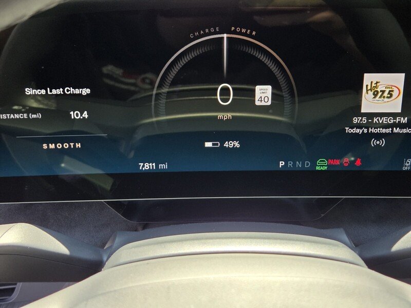 Used 2022  Lucid Grand Touring image 31
