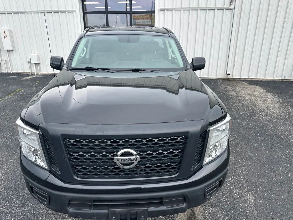 Used 2018 Black Nissan S image 14