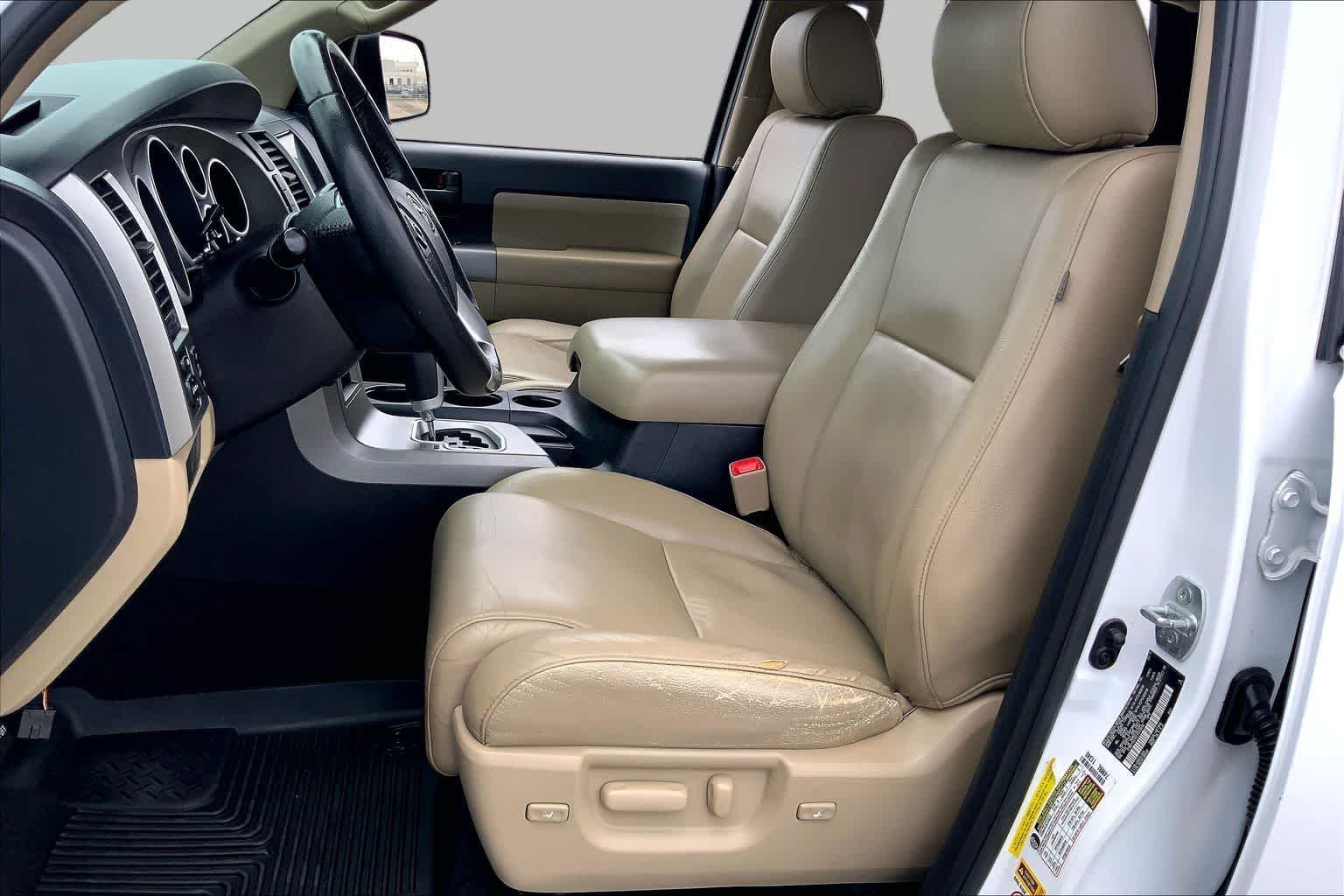 Used 2015 Super White Toyota SR5 image 8