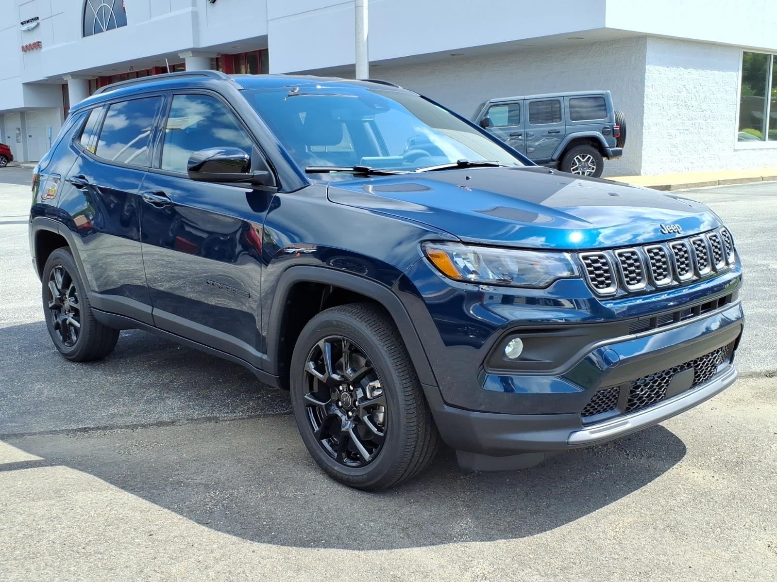 New 2026 Fathom Blue Pearl Coat Jeep Latitude Altitude image 2