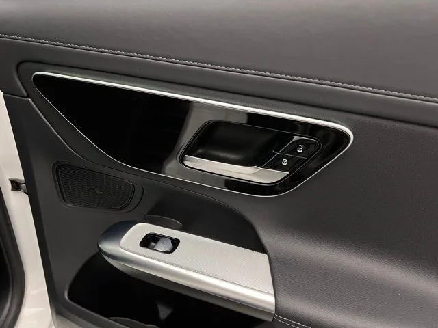 2024 Mercedes-Benz GLC GLC 300 - Photo 13