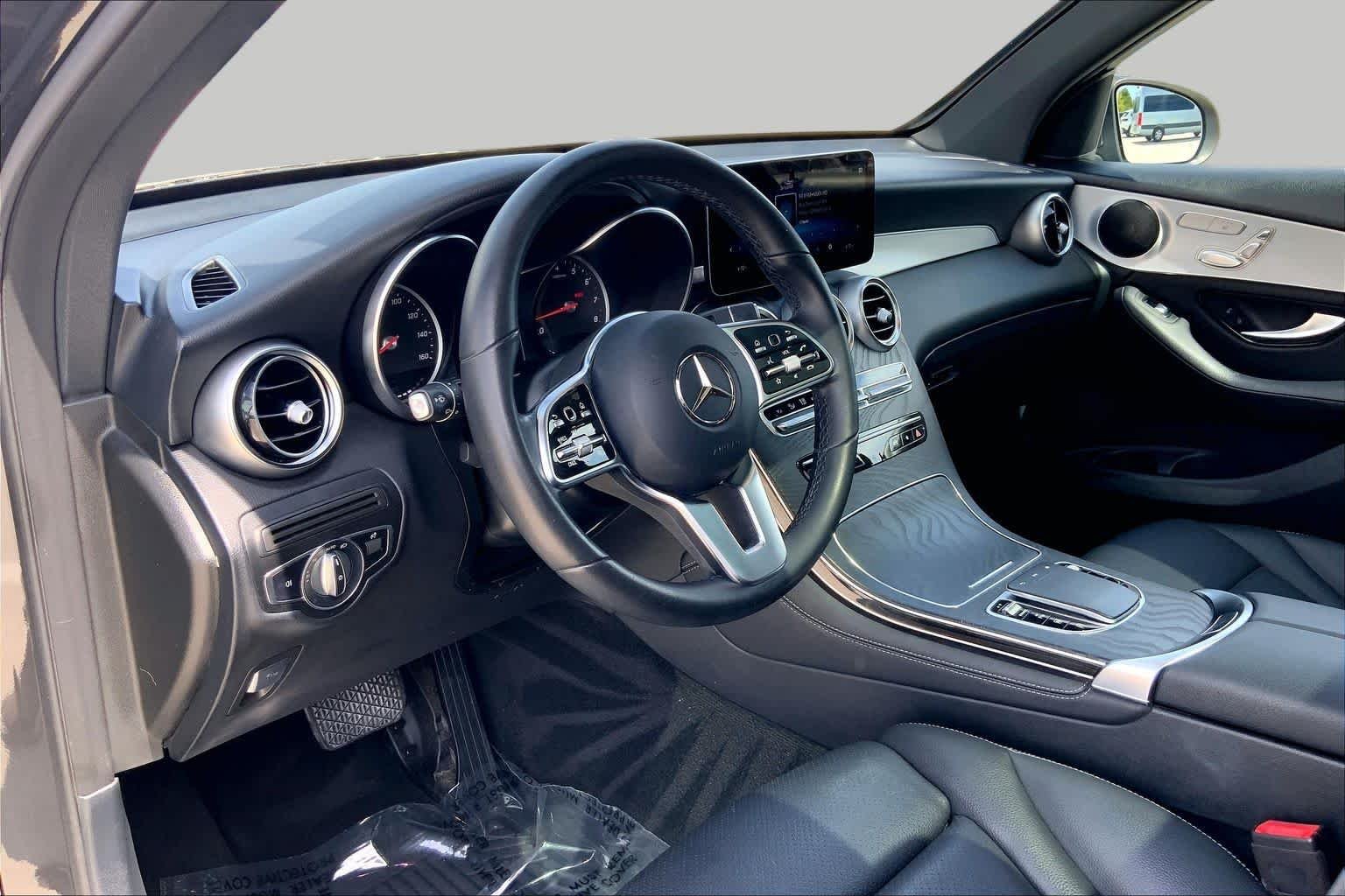 Used 2021 Graphite Grey Metallic Mercedes-Benz GLC 300 image 16