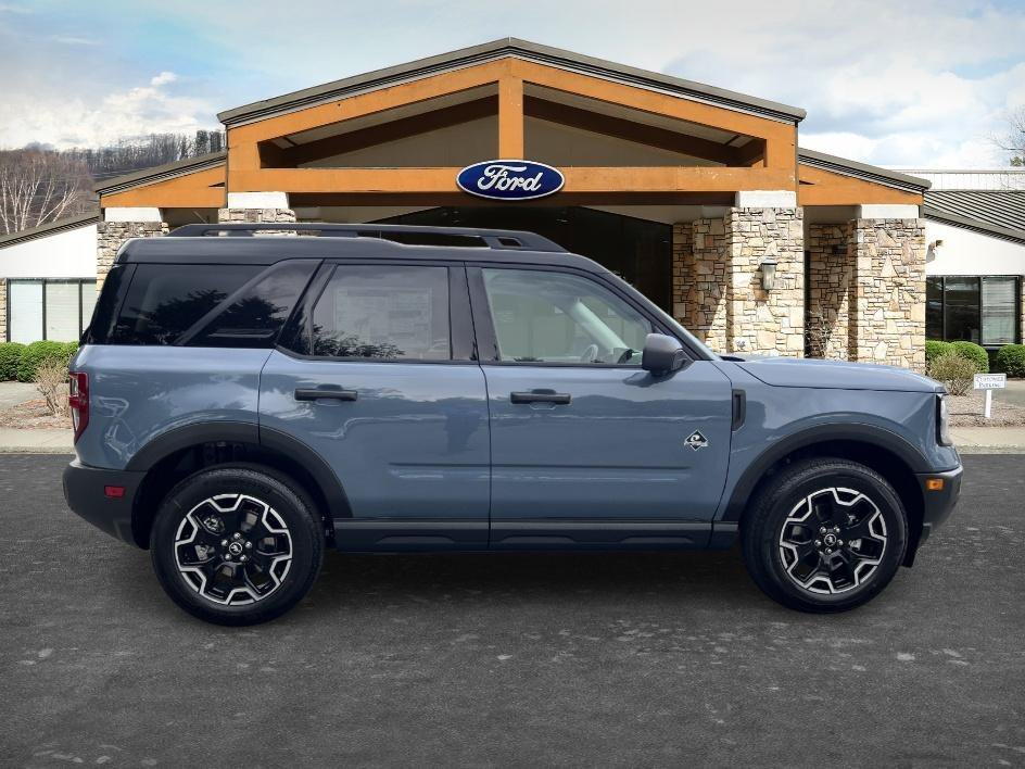 New 2026 Azure Gray Metallic Tri-Coat Ford Outer Banks® image 4