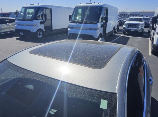 Used 2025 Silver Cadillac Premium Luxury image 9
