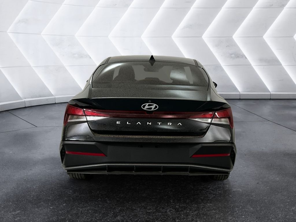 Used 2024 Black Hyundai SEL image 5