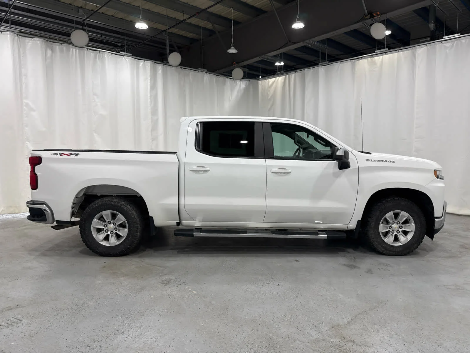 Used 2020 SUMMIT WHITE Chevrolet LT image 6