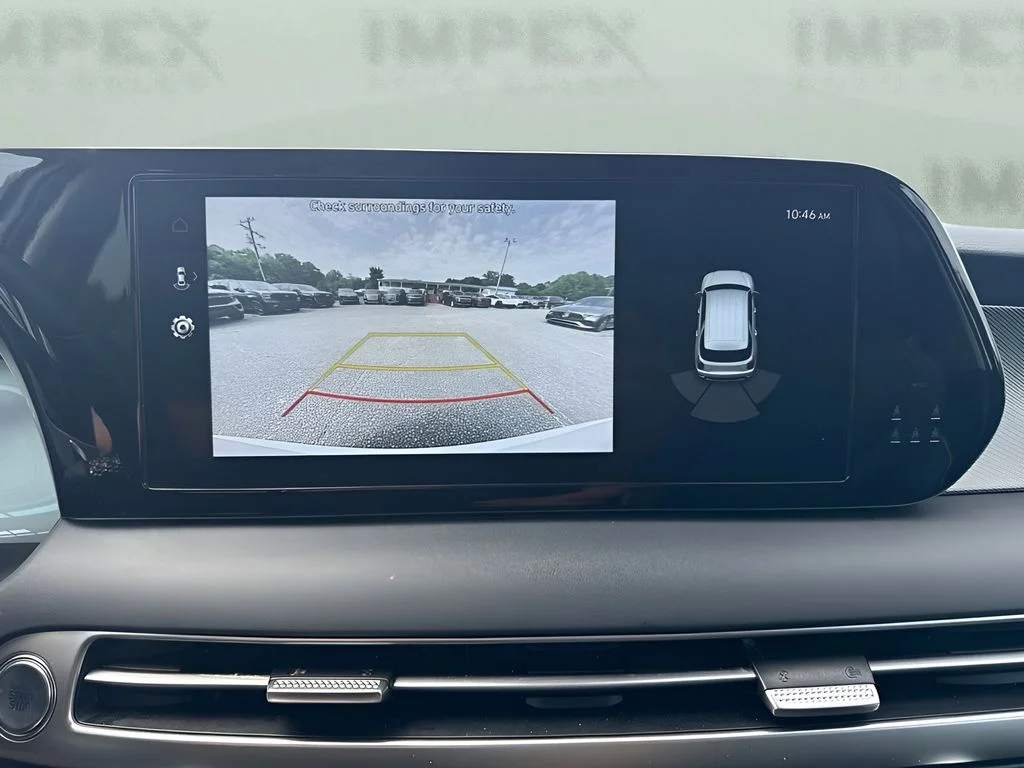 Used 2025 White Hyundai SEL image 12