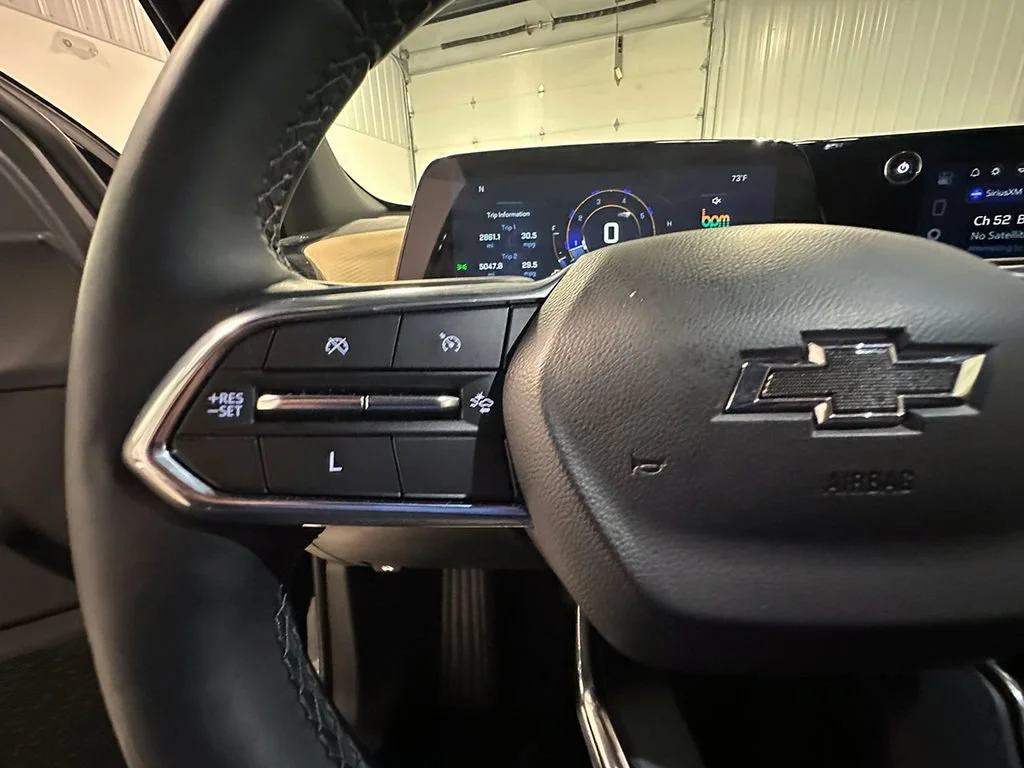 Used 2025 Mosaic Black Metallic Chevrolet ACTIV image 38