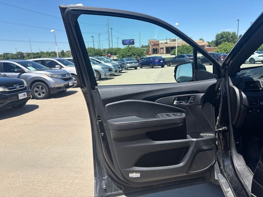 Used 2021 Black Honda Black Edition image 9