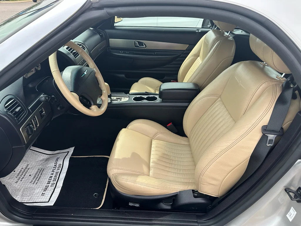 Used 2004 Silver Top Ford Deluxe image 12