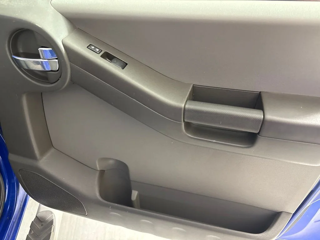 Used 2014 Blue Nissan X image 15