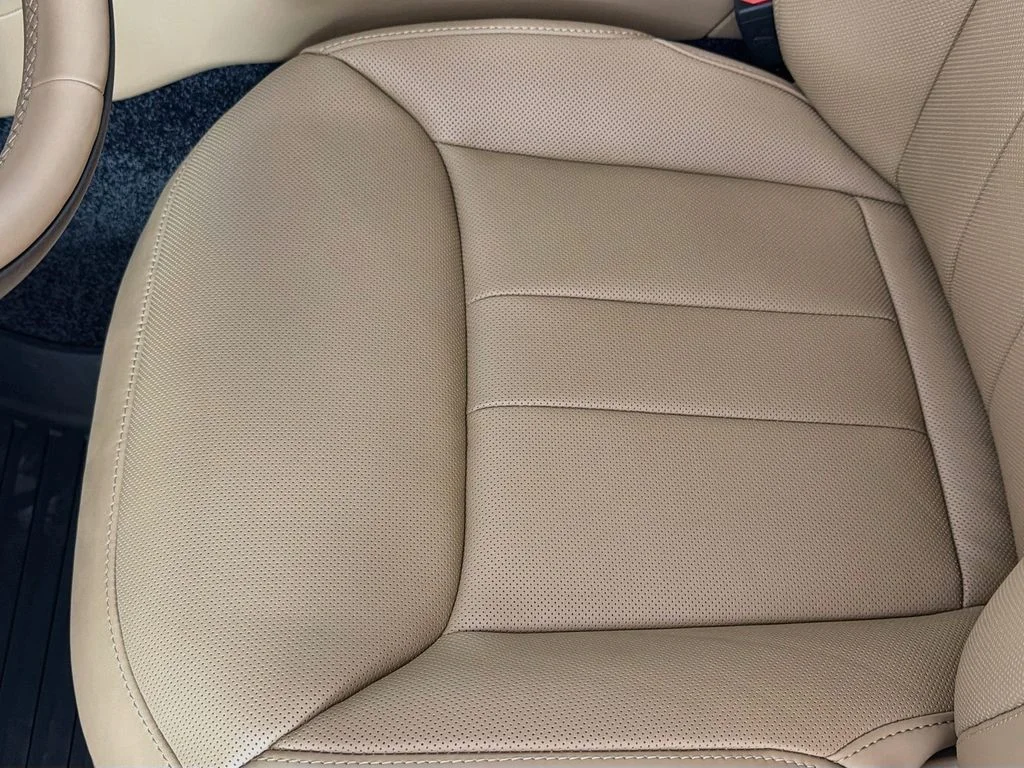 New 2026 Fuji White Land Rover SE image 20