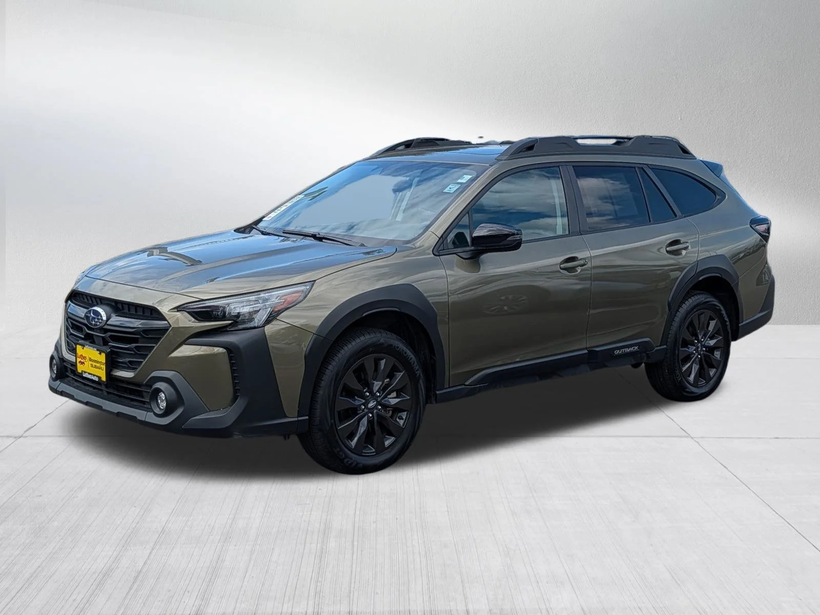 Used 2025 Autumn Green Metallic Subaru Onyx Edition image 3