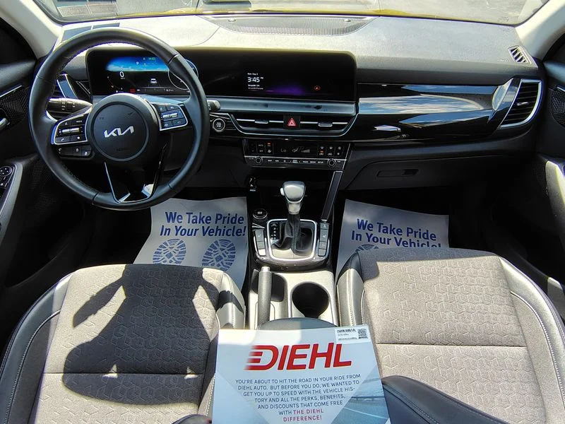 Used 2024 Green Kia S image 18