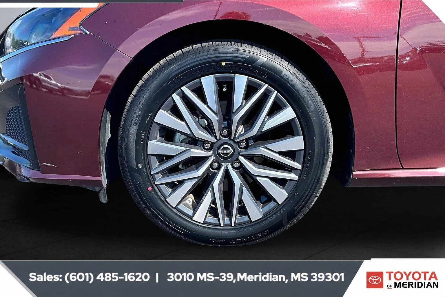 Used 2025 Garnet Pearl Metallic Nissan SV image 7